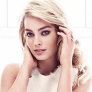 Margot Robbie Cast In Mary Queen Of Scots