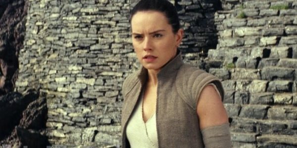 New Star Wars: The Last Jedi Images Land