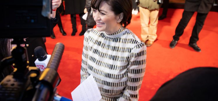 A BEAUTIFUL DAY IN THE NEIGHBORHOOD – BRAND NEW INTERNATIONAL POSTER & LFF GALA IMAGES